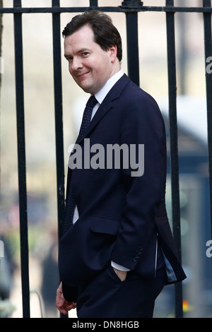 Chancelier de l'Echiquier George Osborne quitte Downing Street Banque D'Images