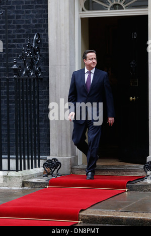Le Premier ministre britannique David Cameron répond à Sheikh Hamad bin Khalifa Al-Thani, Émir de l'État du Qatar Banque D'Images