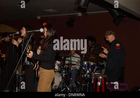 19 janvier 2002 - K23870AG : **DEBORAH FALCONER EXCLUSIF**PERFORMING.AUX MOOMBA, WEST HOLLYWOOD, CA 01/18/2002. AMY GRAVES/ 2002. (D).DEBORAH FALCONER EFFECTUE(Image Crédit : © Globe Photos/ZUMAPRESS.com) Banque D'Images