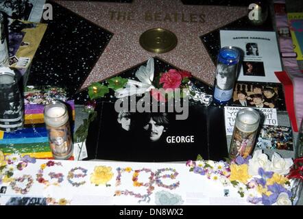 Le 26 février 2002 - K24217MR : GEORGE HARRISON'S 59E ANNIVERSAIRE.Hollywood, CA 02/25/2002. MILAN RYBA/(2002 Image : © Crédit Photos Globe/ZUMAPRESS.com) Banque D'Images