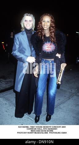 Le 26 février 2001 - K21195console HMc : TIBET HOUSE Concert-bénéfice 2001.Carnegie Hall, NYC 02/26/2001.IMAN et David Bowie. HENRY McGEE/(2001 Image : © Crédit Photos Globe/ZUMAPRESS.com) Banque D'Images