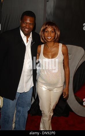 Mar. 11, 2002 - K24373AG:SHOWTIME PREMIÈRE MONDIALE.GRAUMAN'S Chinese Theatre, à Hollywood, CA 03/11/2002.HOLLY ROBINSON PEETE ET MARI RODNEY PEETE. AMY GRAVES/ 2002.(D)(Image Crédit : © Globe Photos/ZUMAPRESS.com) Banque D'Images