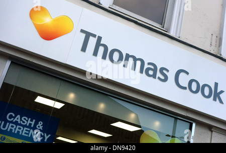 Nouveau logo sur une branche du Thomas Cook Travel Agents, Londres Banque D'Images