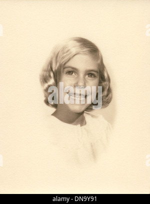 Smiling Young Girl, Portrait, 1960 Banque D'Images