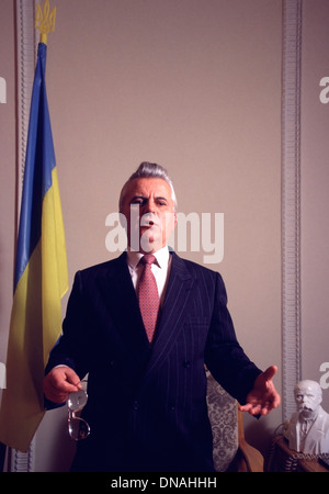 Leonid Kravchuk (Leonid Makarovych Kravchuk, 1934-2022) le premier président d'une Ukraine indépendante dans son bureau à l'intérieur du Palais présidentiel de Kiev, deux mois avant la fin officielle de l'Union soviétique en 1991. Banque D'Images