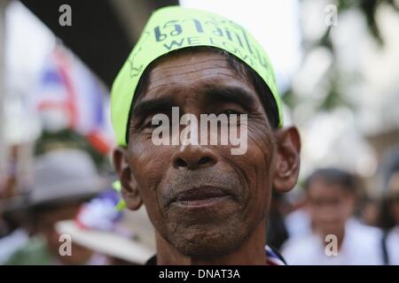 Bangkok, Thaïlande. 18Th Oct, 2013. Un manifestant anti gouvernement lors des récentes manifestations dans la capitale thaïlandaise Bangkok. Bon nombre des manifestants venus de la classe moyenne riche.Photo : Thomas De Cian/NurPhoto Crédit : Thomas De Cian/NurPhoto ZUMAPRESS.com/Alamy/Live News Banque D'Images