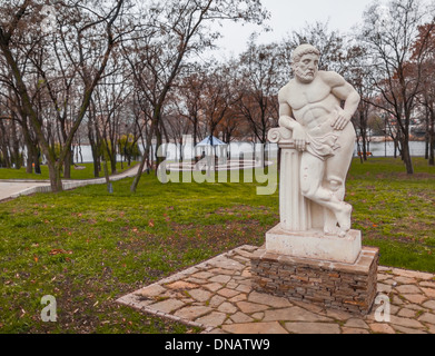 Matin de novembre dans un parc à Donetsk, Ukraine Banque D'Images