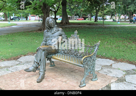 Statue de John Lennon par l'artiste cubain José Villa Soberón, Parque John Lennon, Vedado, La Havane, Cuba, mer des Caraïbes, l'Amérique centrale Banque D'Images