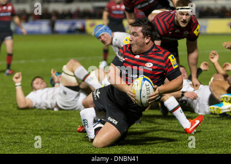 Londres, Royaume-Uni. Dec 21, 2013. Jamie GEORGE (sarrasins) a l'air de se décharger au cours de l'Aviva Premiership match entre sarrasins et Leicester Tigers à Allianz Park. Credit : Action Plus Sport/Alamy Live News Banque D'Images