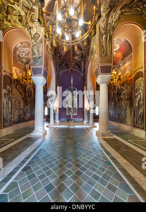 Intérieur de la Cathédrale Patriarcale de la Sainte Ascension de Dieu dans la forteresse de tsarevets à Veliko Tarnovo en Bulgarie. Banque D'Images