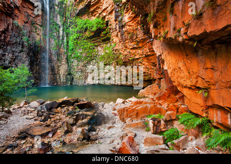 Chute d'eau et piscine au bout de la gorge d'Emma. Banque D'Images