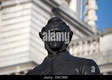 Détail de thomas woolner's 1876 statue de lord Palmerston, dans la région de Parliament Square, Londres, Angleterre Banque D'Images