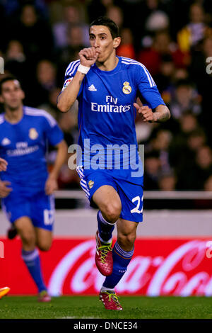 Valence, Espagne. Dec 22, 2013. Angel Di Maria au poste du Real Madrid célèbre après avoir marqué le premier but pour son équipe pendant le match de la Liga entre Valence et le Real Madrid au stade Mestalla, Valence : Action Crédit Plus Sport/Alamy Live News Banque D'Images