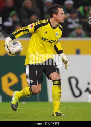 Moenchengladbach, Allemagne. Dec 22, 2013. Le gardien Diego Benaglio Wolfsburg joue la balle au cours de la Bundesliga match Borussia Moenchengladbach entre VfL Wolfsburg et au Borussia Moenchengladbach en Parc, Allemagne, 22 décembre 2013. Photo : MARIUS BECKER/dpa/Alamy Live News Banque D'Images