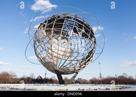 Unisphere, inox, de 12 étages, construit pour l'Exposition Universelle de 1964, Flushing Meadows, Queens, New York Banque D'Images