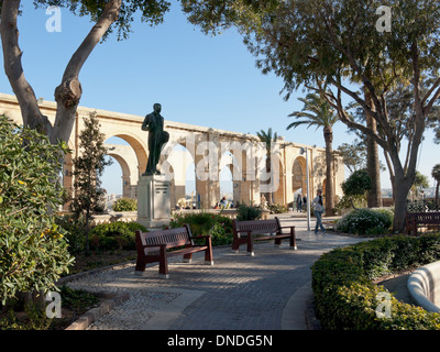 Vue de la partie supérieure de Barrakka Gardens, un jardin public et le parc à La Valette, Malte. Banque D'Images