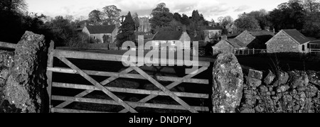 L'automne, village Tissington, parc national de Peak District, Derbyshire, Angleterre, RU Banque D'Images