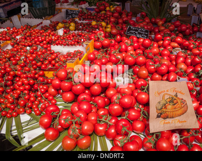 Les tomates en vente ,marché Cours Saleya, Nice,France Banque D'Images