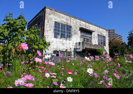 L'ancien avion Hitachi Tachikawa le poste électrique de l'usine en ville Higashiyamato Tokyo Japon Banque D'Images