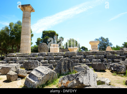 Ruines du temple de Zeus à Olympie, Péloponnèse, Grèce Banque D'Images