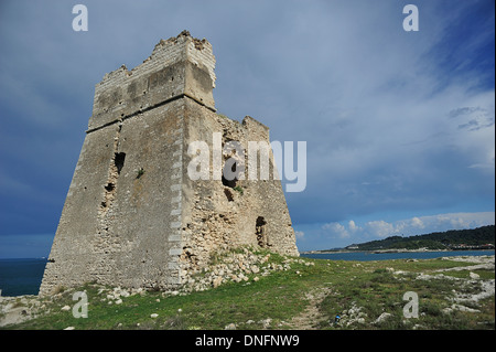 Sfinale Lookout Tower, Peschici sul Gargano, Parc National du Gargano, Foggia, Pouilles, Italie Banque D'Images