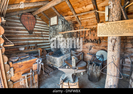 Forge à Fort Hall, réplique une reconstitution d'un poste de traite sur l'Oregon Trail, dans la région de Pocatello, Idaho, USA Banque D'Images