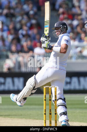 Melbourne, Australie. Dec 26, 2013. Kevin Pietersen en action au cours de la au cours de la première journée de la quatrième cendres test match entre l'Australie et l'Angleterre à la MCG - Lendemain de tester l'Australie contre l'Angleterre, MCG, Melbourne, Victoria, Australie. Credit : Action Plus Sport/Alamy Live News Banque D'Images