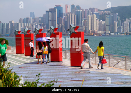 Hong Kong Chine,Hong Kong,Asie,Chinois,Oriental,Kowloon,Tsim Sha Tsui,Avenue des étoiles,Victoria Harbour,port,front de mer promenade,asiatique ethnie asiatique im Banque D'Images