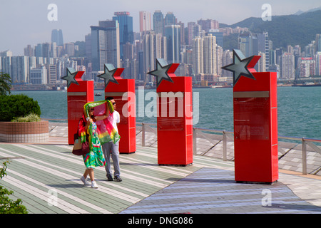 Hong Kong Chine,Hong Kong,Asie,Chinois,Oriental,Kowloon,Tsim Sha Tsui,Avenue des étoiles,Victoria Harbour,port,front de mer promenade,asiatique ethnie asiatique im Banque D'Images