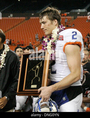 Honolulu, HI, USA. Le 24 décembre, 2013. 24 décembre 2013 - Boise State Broncos le receveur Matt Miller # 2 avec son player award après l'action entre l'Oregon State Beavers et Boise State Broncos au Sheraton New York Bol à l'Aloha Stadium d'Honolulu, HI. © csm/Alamy Live News Banque D'Images