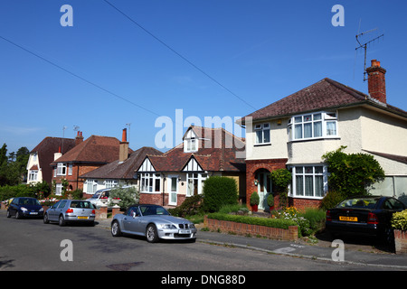 Période des années 30 style mixte sur les maisons, Lutry , Tunbridge Wells , Kent , Angleterre Banque D'Images