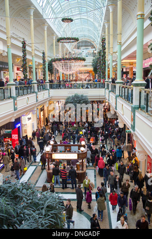 À l'intérieur de l'Intu Trafford Centre commercial intérieur dans Dumplington, Greater Manchester, Angleterre Banque D'Images