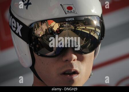 Oberstdorf, Allemagne. 28 Dec, 2013. Daiki Ito du Japon la préparation pour passer à la première étape des quatre Hills ski compétition de sauts à Oberstdorf, Allemagne, le 28 décembre 2013. Photo : Fredrik von Erichsen/dpa/Alamy Live News Banque D'Images