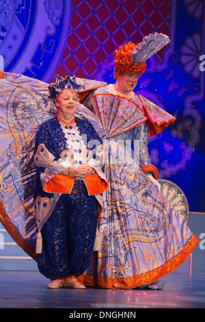 Une séance de photos pour la marque Aladdin Panto avec Jo et Matthew Kelly au nouveau théâtre de Wimbledon, Wimbledon, Londres Banque D'Images