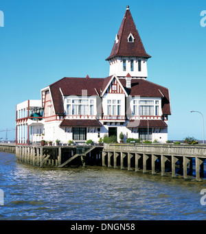 Le Club de Pescadores ( Fisherman's Club) situé sur les rives du Río de la Plata, Buenos Aires, Argentine Banque D'Images