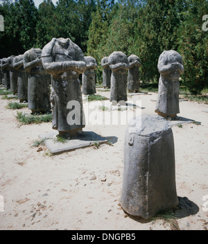 Statues de pierre sans tête dans le Mausolée de Qianling, Xianyang, Shaanxi, Chine Banque D'Images