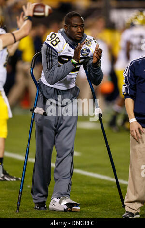 Tempe, Arizona, USA. 28 Dec, 2013. 28 décembre 2103 : Michigan Wolverines quarterback Devin Gardner (98) au cours de la Buffalo Wild Wings Bowl NCAA football match entre les Michigan Wolverines et le Kansas State Wildcats au Sun Devil Stadium de Tempe, AZ. Credit : csm/Alamy Live News Banque D'Images