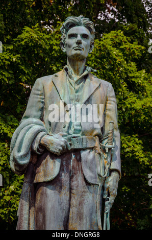 Statue d'Abraham Lincoln en uniforme de la guerre de Black Hawk dans Dixon, l'Illinois, une ville le long de la Lincoln Highway. Banque D'Images