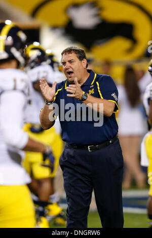 Tempe, Arizona, USA. 28 Dec, 2013. 28 décembre 2103 : Michigan Wolverines entraîneur en chef Brady Hoke avant que le Buffalo Wild Wings Bowl NCAA football match entre les Michigan Wolverines et le Kansas State Wildcats au Sun Devil Stadium de Tempe, AZ. Credit : csm/Alamy Live News Banque D'Images