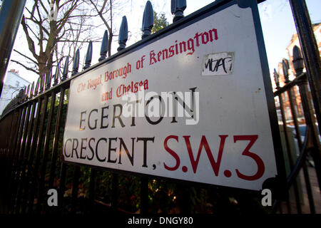 Kensington Londres, Royaume-Uni. 29 décembre 2013. Egerton Crescent, à la London Borough de Kensington et Chelsea a été nommé à la rue la plus chère en Grande-Bretagne dans une enquête annuelle par la Lloyds Bank avec la maison moyenne coûte £7,4 millions. La rue a été nommée Egerton Crescent, à partir des années 1840 en l'honneur de Lord Francis Egerton troisième Duc de Bridgewater et fils du premier comte d'Ellesmere Crédit : amer ghazzal/Alamy Live News Banque D'Images