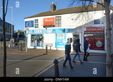 Peterborough, Cambridgeshire, UK . Dec 29, 2013. Lincoln Road à Peterborough est devenue le centre de nouvelles communautés d'essayer d'établir un accueil dans les East Midlands. Credit : Lovelylight/Alamy Live News Banque D'Images