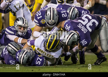 Tempe, Arizona, USA. 28 Dec, 2013. 28 décembre 2103 : - au cours de la Buffalo Wild Wings Bowl NCAA football match entre les Michigan Wolverines et le Kansas State Wildcats au Sun Devil Stadium de Tempe, AZ. Credit : csm/Alamy Live News Banque D'Images