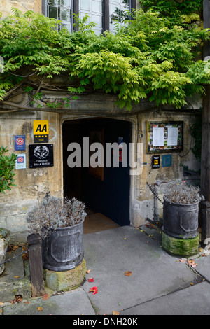 Porte d'entrée de l'hôtel Bay Tree, Sheep Street, Burford, Cotswolds, Oxfordshire, Angleterre, Royaume-Uni, UK, Europe Banque D'Images