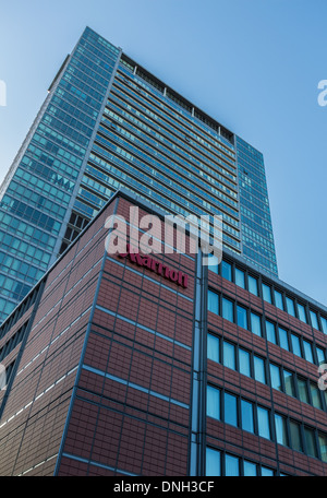 L'hôtel Marriott Canary Wharf sur une journée ensoleillée Banque D'Images