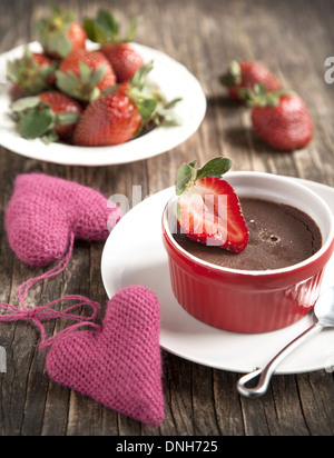 Panna cotta Chocolat Fraise avec Banque D'Images