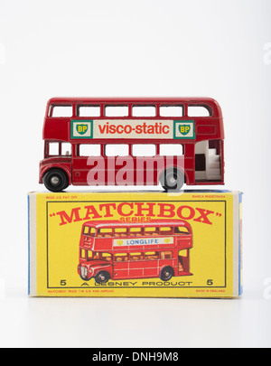 Die cast Matchbox Toy Cars 5 Routemaster Bus a imperiale rouge Produit par Lesney Products Royaume uni a partir de 1953 Photo Stock Alamy