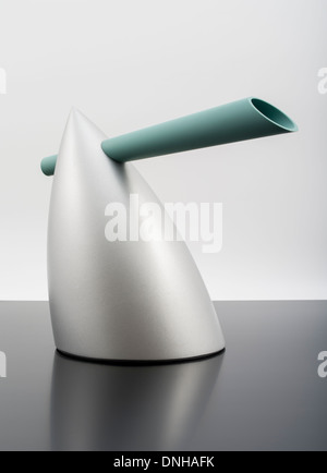 BERTAA / Eau chaude électrique conçu par Philippe Starck pour Alessi. Dessins iconiques dans la cuisine / accueil équipement électroménager. Banque D'Images