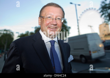 Londres, Royaume-Uni. Alexandre Yakovenko, Ambassadeur de la Fédération de Russie au Royaume-Uni, dans la région de Westminster. 23.10.2013. Banque D'Images