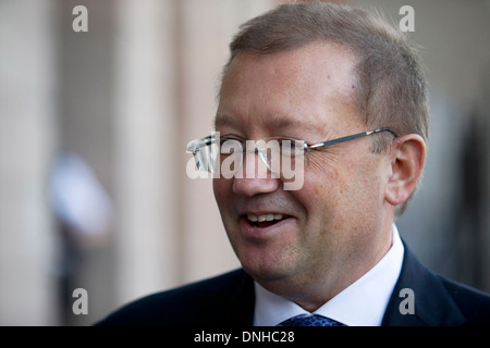 Londres, Royaume-Uni. Alexandre Yakovenko, Ambassadeur de la Fédération de Russie au Royaume-Uni, dans la région de Westminster. 23.10.2013. Banque D'Images