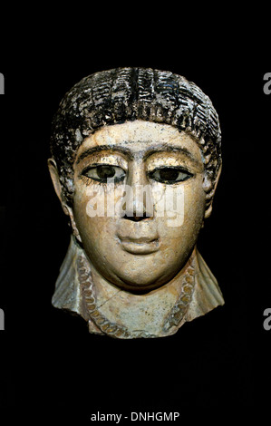 Masque de momie d'une femme avec un collier de temps Romain AD 400 Egypte Egyptian Banque D'Images